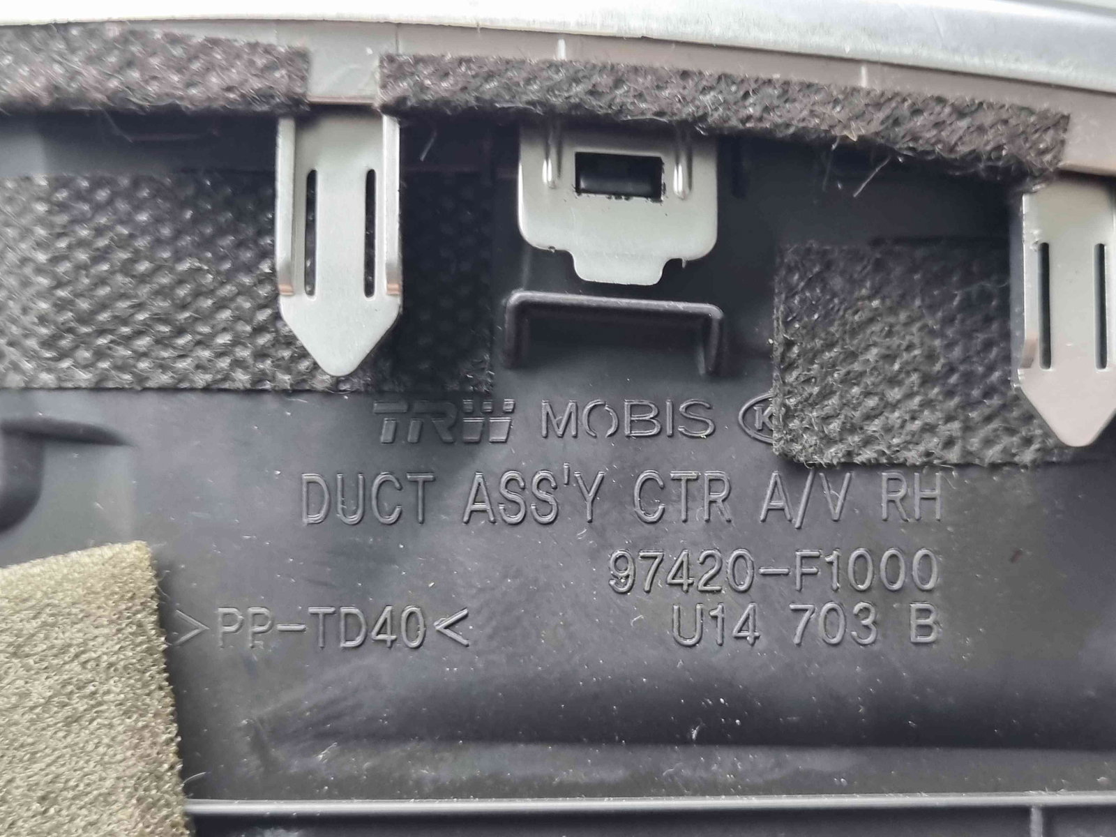 Grila aerisire centrala Kia Sportage IV [Fabr 2016-2025] 97410-F1000 / 97420-F1000 - imagine 6