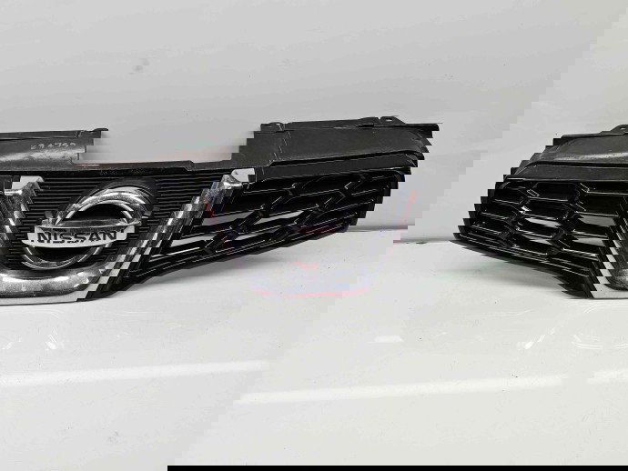 Grila bara fata Nissan Qashqai [Fabr 2007-2014] 62310BR00A