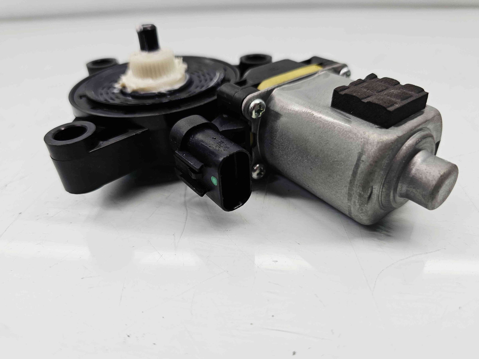 Motoras geam stanga fata Kia Sportage IV [Fabr 2016-2025] 82450-F1000 - imagine 3