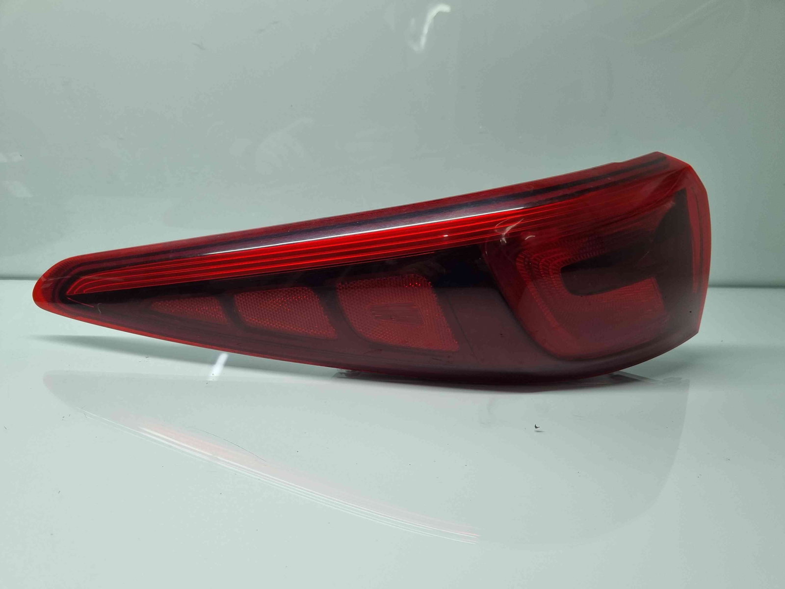 Stop aripa stanga Kia Sportage IV [Fabr 2016-2025] 92401-F10 - imagine 2