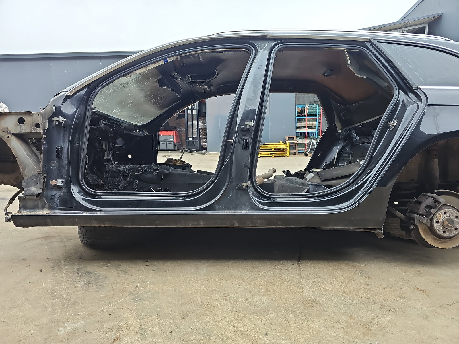 Prag lateral stanga AUDI A4 (8K5, B8) Avant [Fabr 2008-2015] - imagine 1