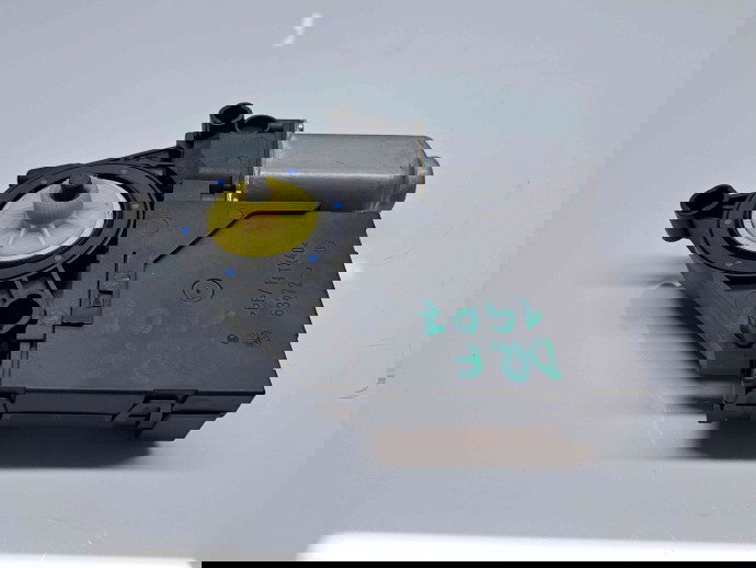 Motoras geam dreapta fata Volkswagen Caddy 3 (2KA, 2KH) [Fabr 2004-2009] 1T0959702D / 1K0959792J