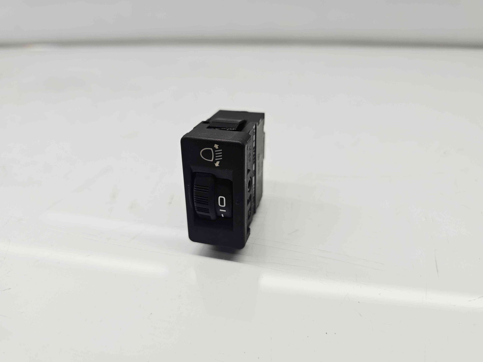 Buton reglaj far Citroen C4 Cactus [Fabr 2014-2017] 9801662777 - imagine 1