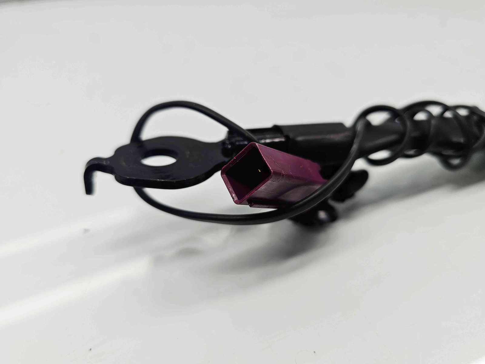 Capsa centura stanga fata Ford B-Max [Fabr 2012-prezent] AV11-R61208-AC - imagine 2