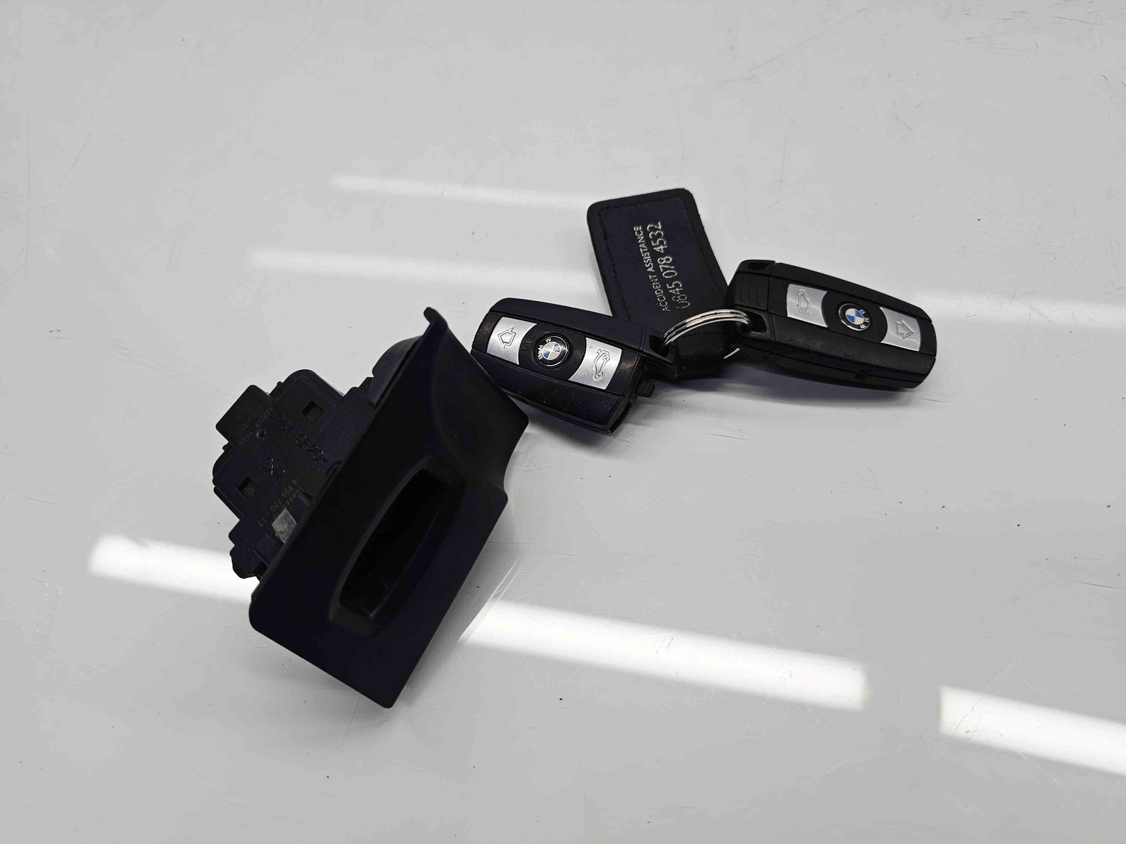 Contact cu cheie Bmw 3 Cabriolet (E93) [Fabr 2006-2011] Facelift 6954720 2.0 N47D20135KW / 184CP - imagine 1