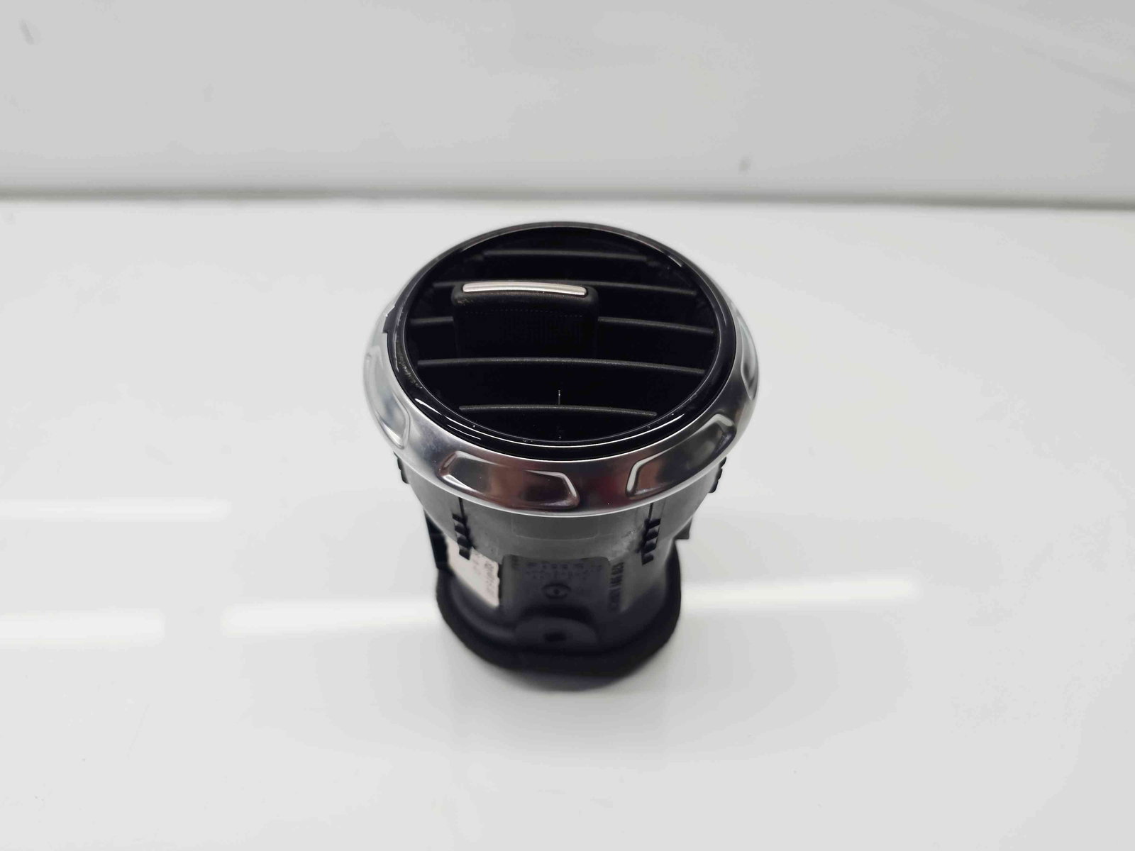 Grila aerisire centrala Audi TT (8J3) [Fabr 2006-2013] 8J0820901E - imagine 1