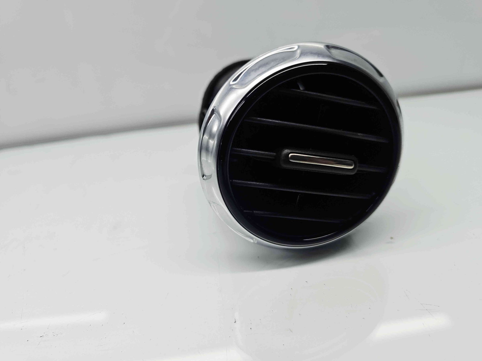 Grila aerisire dreapta Audi TT (8J3) [Fabr 2006-2013] 8J0820901E - imagine 5