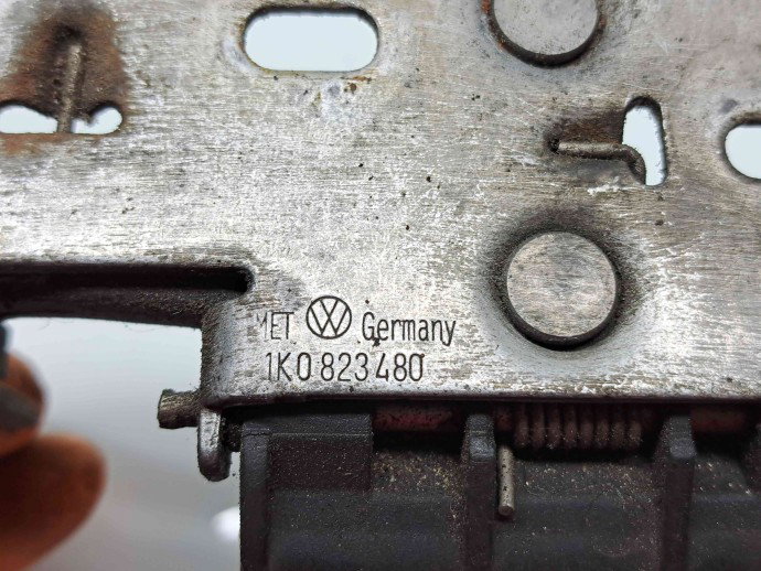 Maner deschidere capota Volkswagen Golf 6 (5K1) [Fabr 2009-2013] 1K0823480