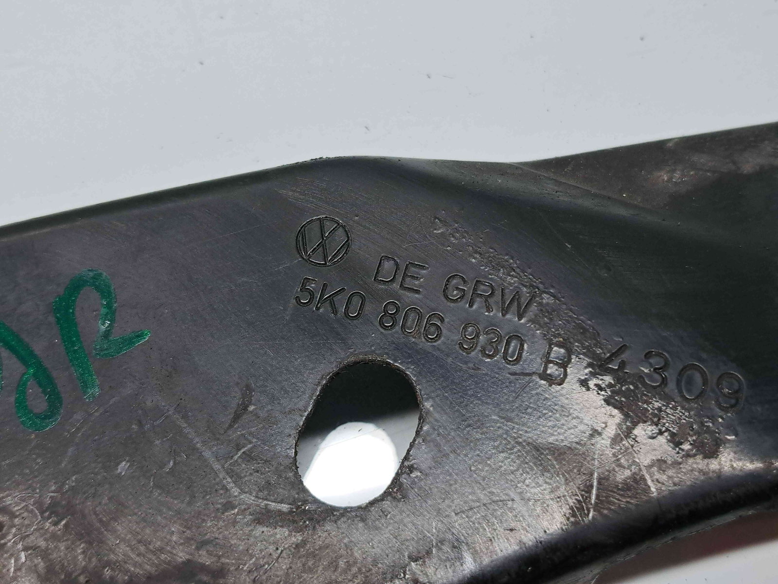 Suport far dreapta Volkswagen Golf 6 (5K1) [Fabr 2009-2013] 5K0806930B - imagine 2