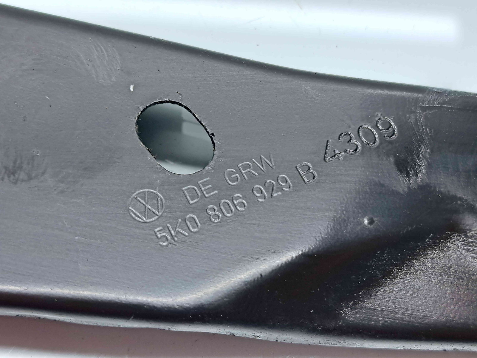 Suport far stanga Volkswagen Golf 6 (5K1) [Fabr 2009-2013] 5K0806929B - imagine 2