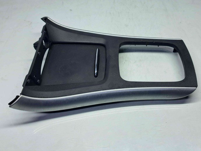 Ornament consola centrala Mercedes Clasa B (W245) [Fabr 2005-2011] A1071240100