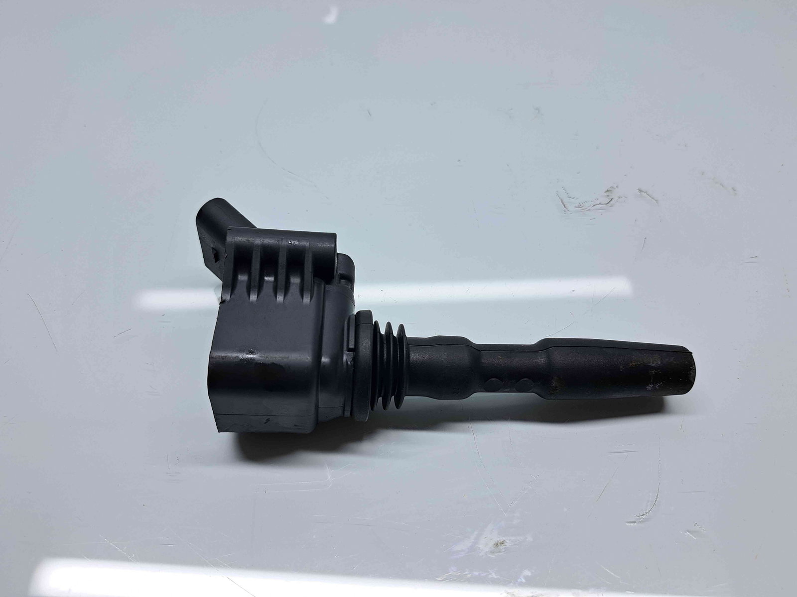 Bobina inductie Volkswagen Golf 7 (5G) [Fabr 2014-prezent] 04E905110B 1.4 TSI CPTA 103KW / 140CP - imagine 1