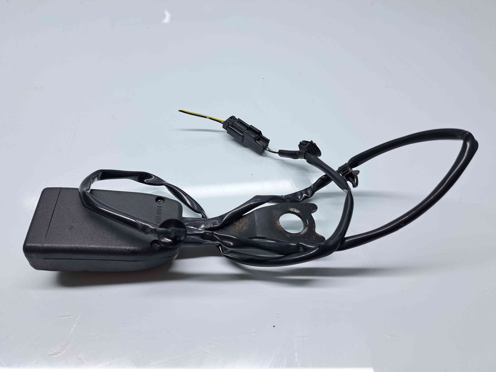 Capsa centura dreapta fata MITSUBISHI Outlander II [Fabr 2006-2015] 6054291A - imagine 1