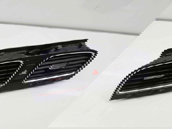  Grila aerisire centrala Volkswagen Golf 6 (5K1) [Fabr 2009-2013] 5K0819728