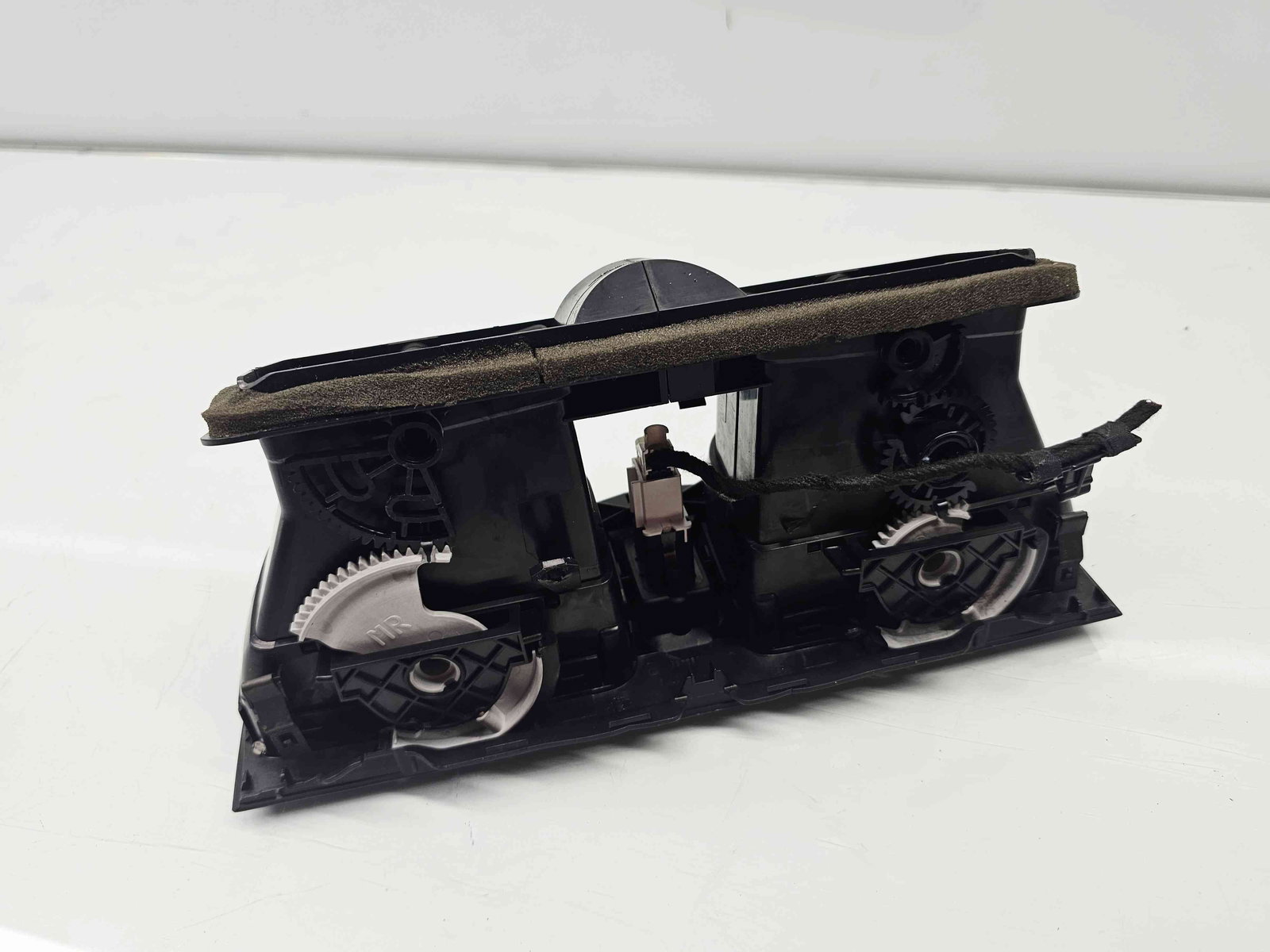 Grila aerisire centrala Volkswagen Golf 6 (5K1) [Fabr 2009-2013] 5K0819728 - imagine 5