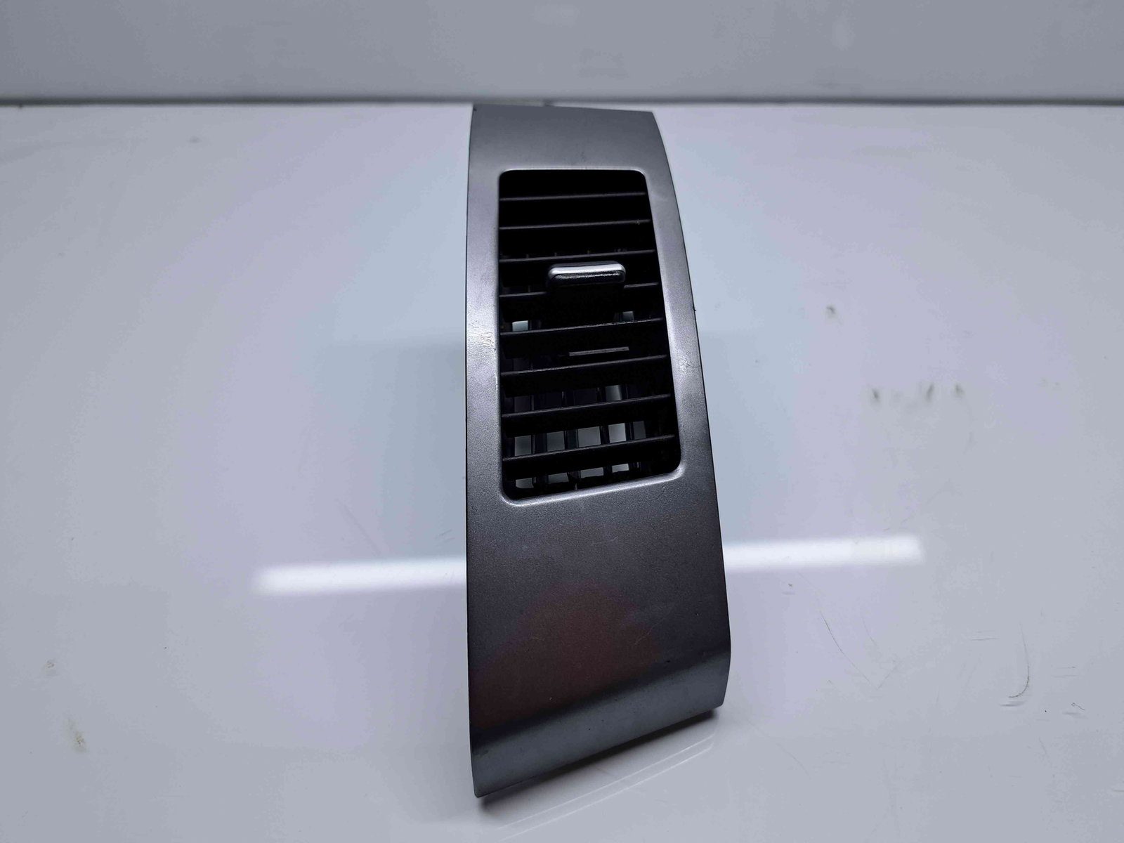 Grila aerisire centrala MITSUBISHI Outlander II [Fabr 2006-2015] 8030A014ZZ - imagine 1