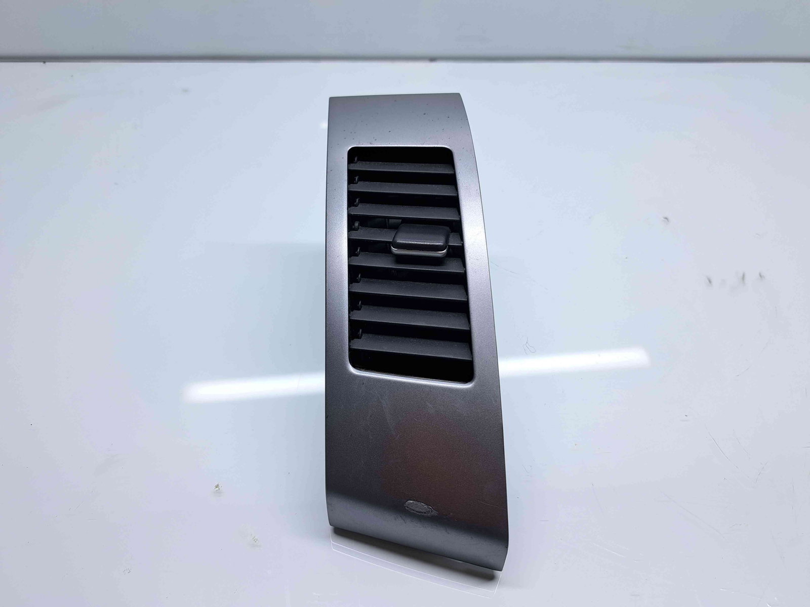 Grila aerisire centrala MITSUBISHI Outlander II [Fabr 2006-2015] 8030A013ZZ - imagine 1