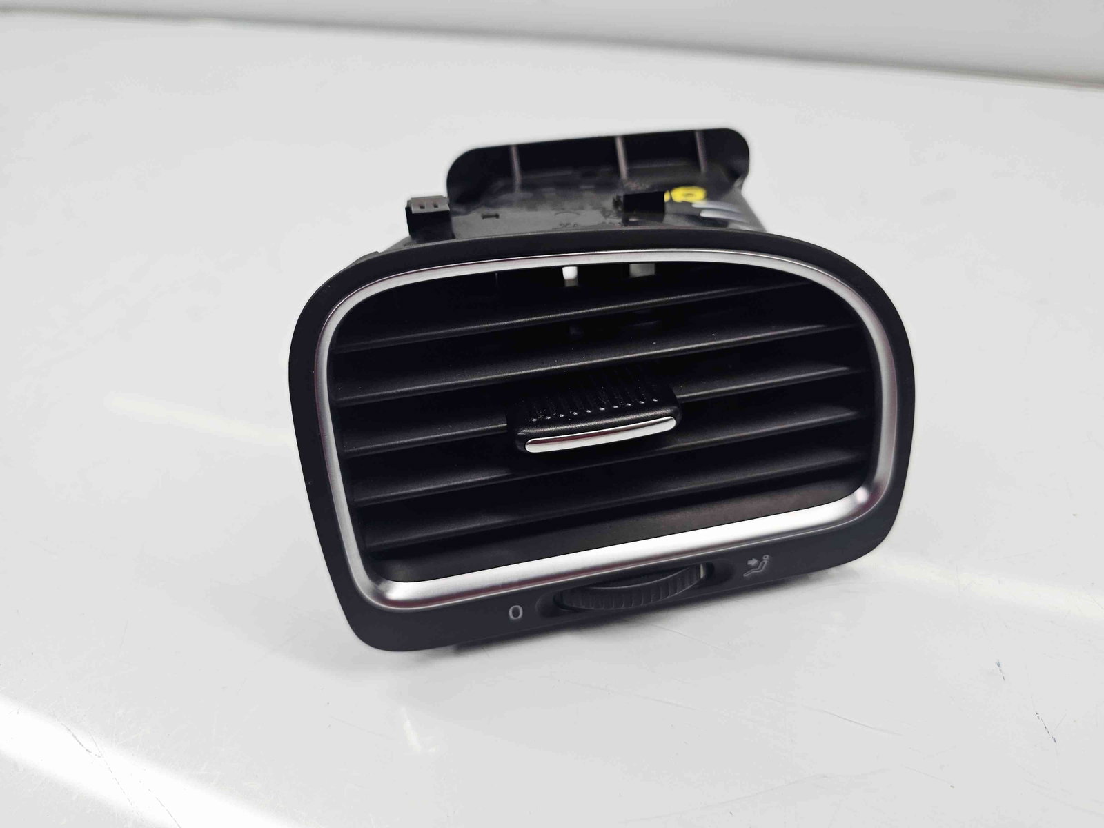 Grila aerisire dreapta Volkswagen Golf 6 (5K1) [Fabr 2009-2013] 5K0819710