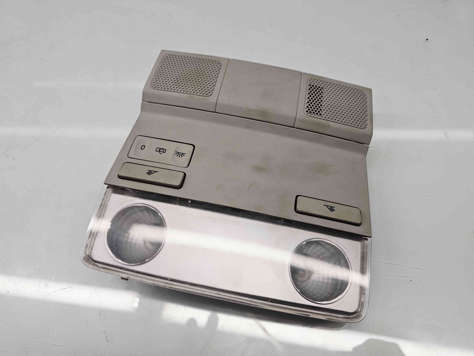 Plafoniera fata Volkswagen Golf 6 (5K1) [Fabr 2009-2013] 1K0947105 - imagine 1