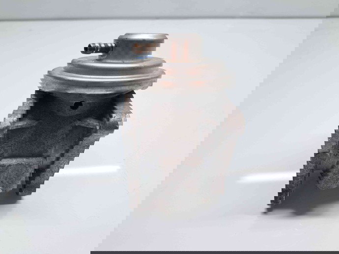 Supapa EGR Skoda Octavia 2 (1Z3) [Fabr 2004-2013] 038129637D 1.9 TDI BXE 77KW / 105CP