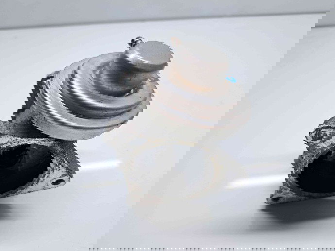 Supapa EGR Skoda Octavia 2 (1Z3) [Fabr 2004-2013] 038129637D 1.9 TDI BXE 77KW / 105CP