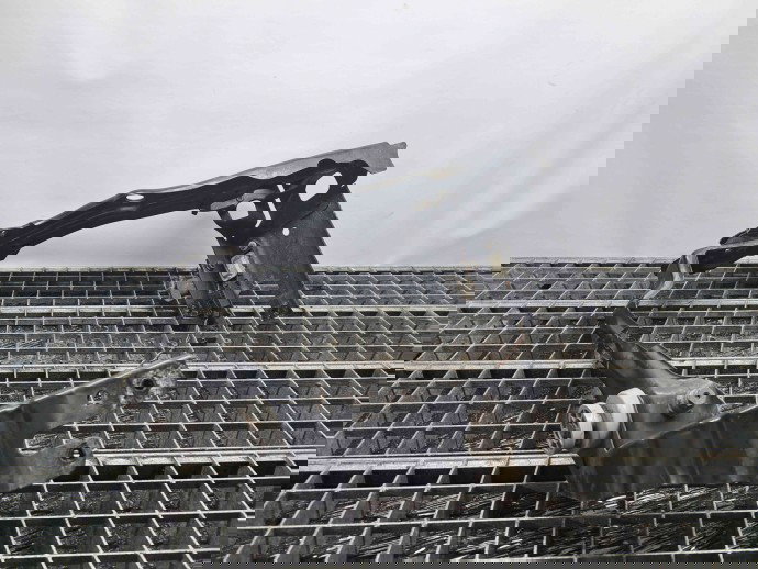 Suport far dreapta Mercedes Clasa E (W211) [Fabr 2002-2009] A2048173420