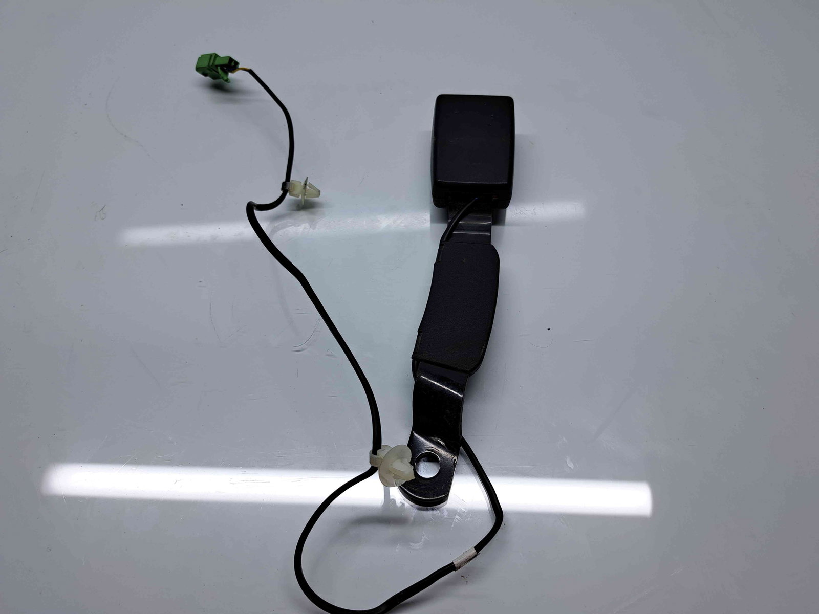 Capsa centura dreapta fata Volkswagen Polo (6R) [Fabr 2009-2016] OEM - imagine 3