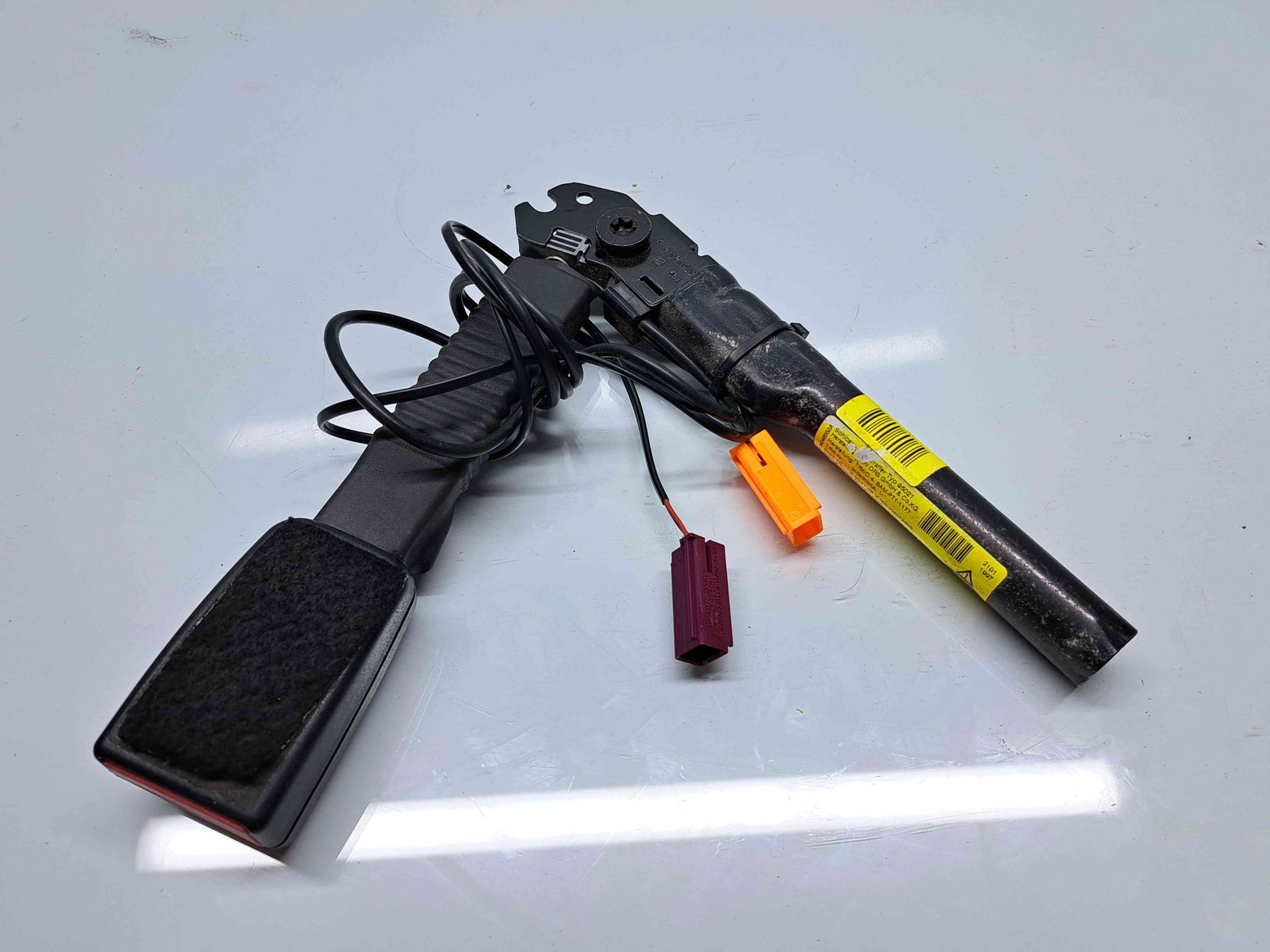 Capsa centura dreapta fata Ford Kuga I [Fabr 2008-2012] 8V41-A61208-AB - imagine 2