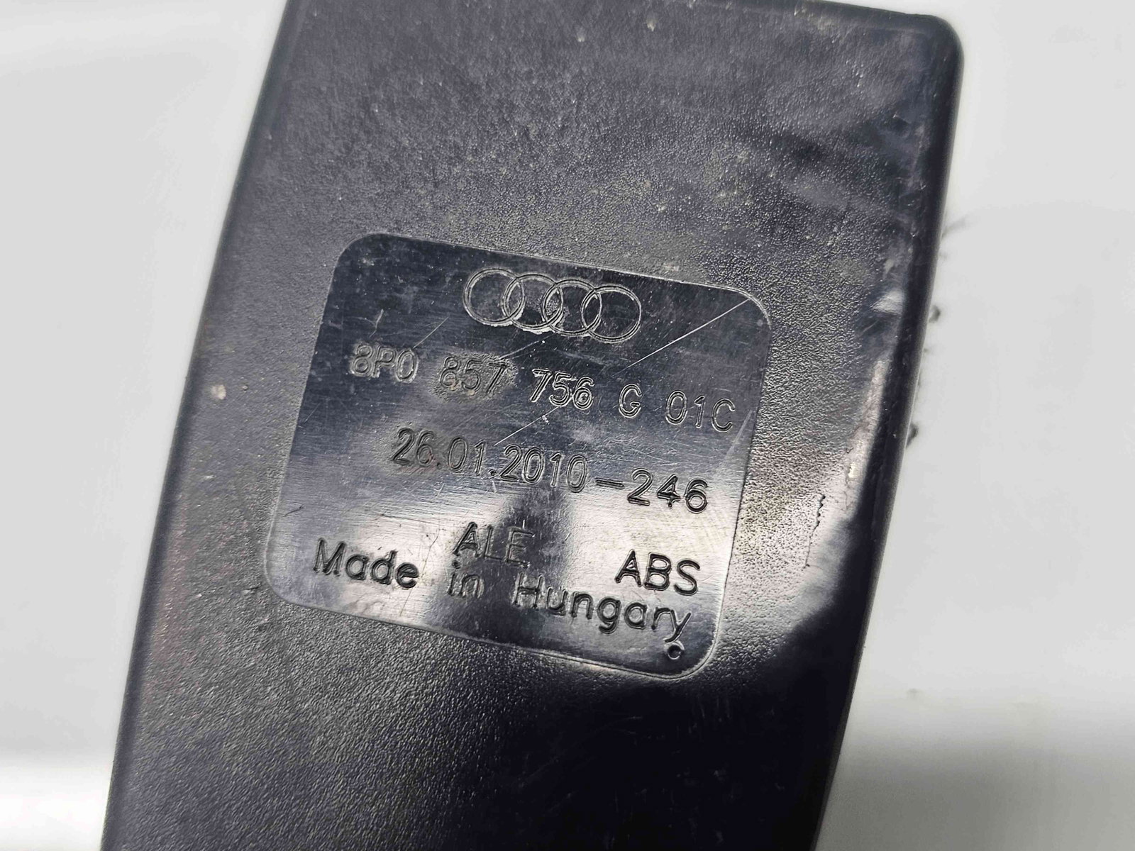 Capsa centura dreapta fata Audi A3 Sportback (8PA) [Fabr 2004-2013] Facelift 8P0857756G - imagine 2