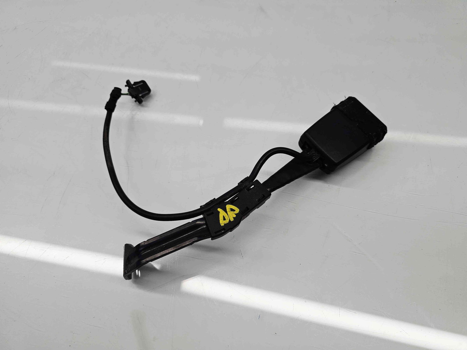 Capsa centura dreapta fata Audi A3 Sportback (8PA) [Fabr 2004-2013] Facelift 8P0857756G - imagine 3