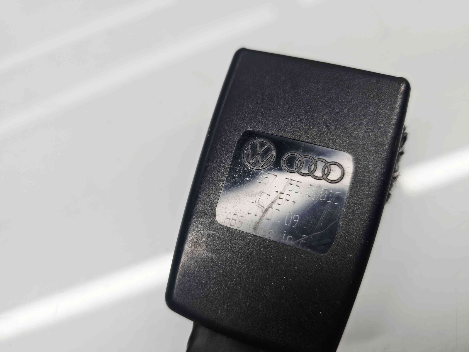 Capsa centura dreapta fata Audi A4 (8K2, B8) [Fabr 2008-2015] 8K0857755D - imagine 4