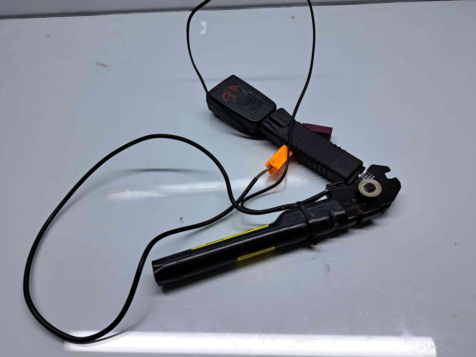 Capsa centura stanga fata Ford Kuga I [Fabr 2008-2012] 8V41-A61209-AB - imagine 1