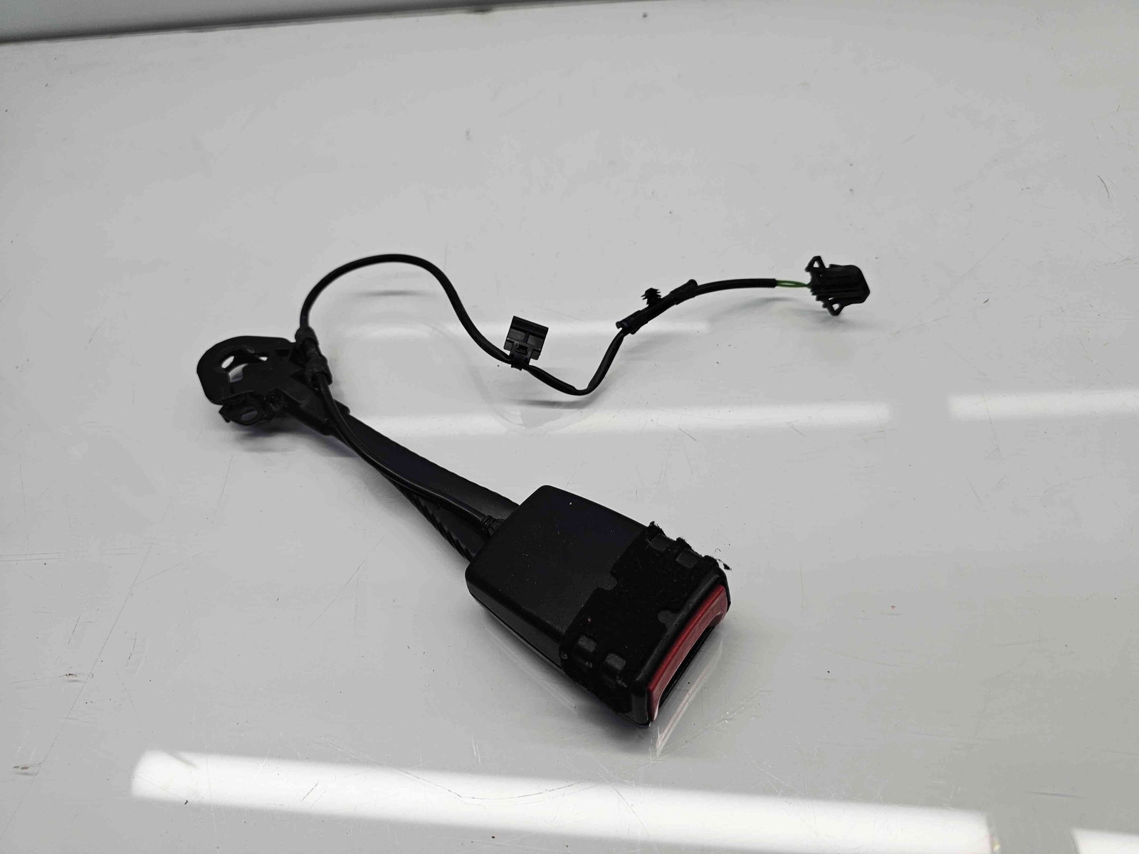 Capsa centura stanga fata Audi A4 (8K2, B8) [Fabr 2008-2015] 8K0857755D - imagine 3