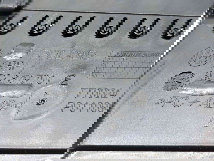  Grila aerisire stanga Volkswagen Passat B6 (3C2) [Fabr 2005-2010] 3C2819701E