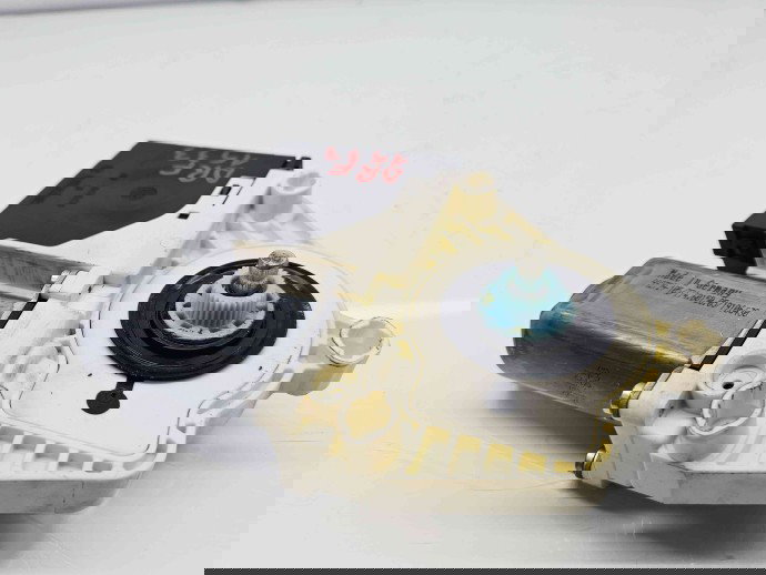 Motoras geam dreapta fata Volkswagen Passat B6 Variant (3C5) [Fabr 2005-2010] 1K0959702P