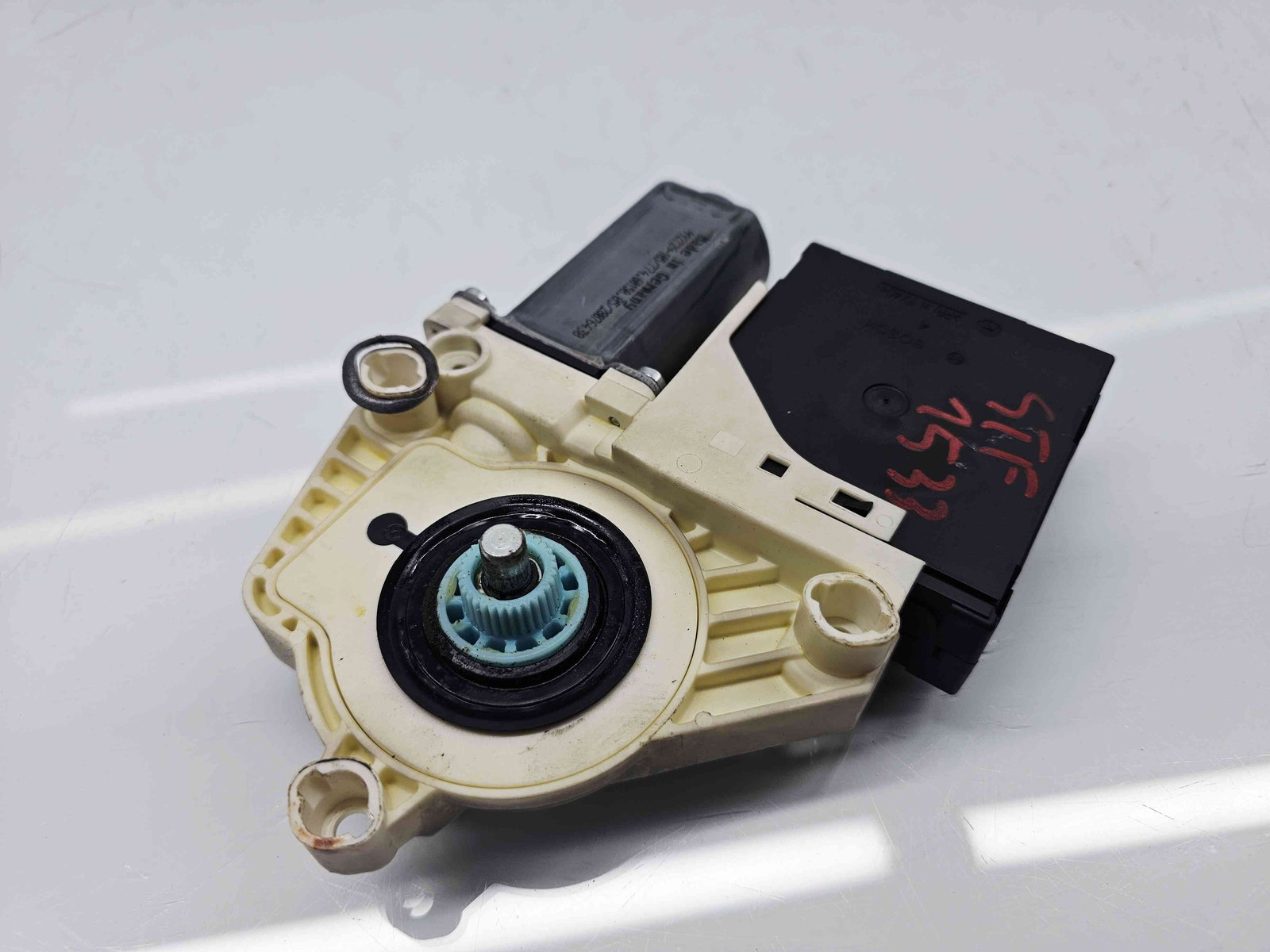 Motoras geam stanga fata Volkswagen Passat B6 Variant (3C5) [Fabr 2005-2010] 1K0959701P - imagine 1