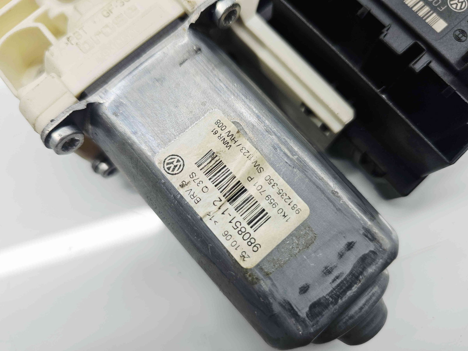 Motoras geam stanga fata Volkswagen Passat B6 Variant (3C5) [Fabr 2005-2010] 1K0959701P - imagine 5