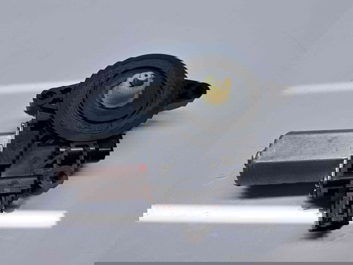 Motoras geam stanga spate MAZDA 3 II Hatchback Facelift [Fabr 2011-2013] D01G5958X