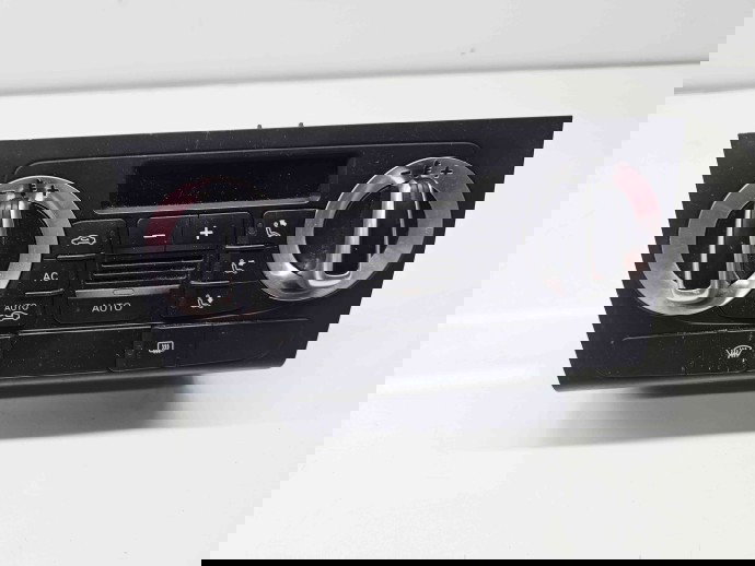  Panou comanda clima Audi A3 Sportback (8PA) [Fabr 2004-2013] Facelift 8P0820043BM