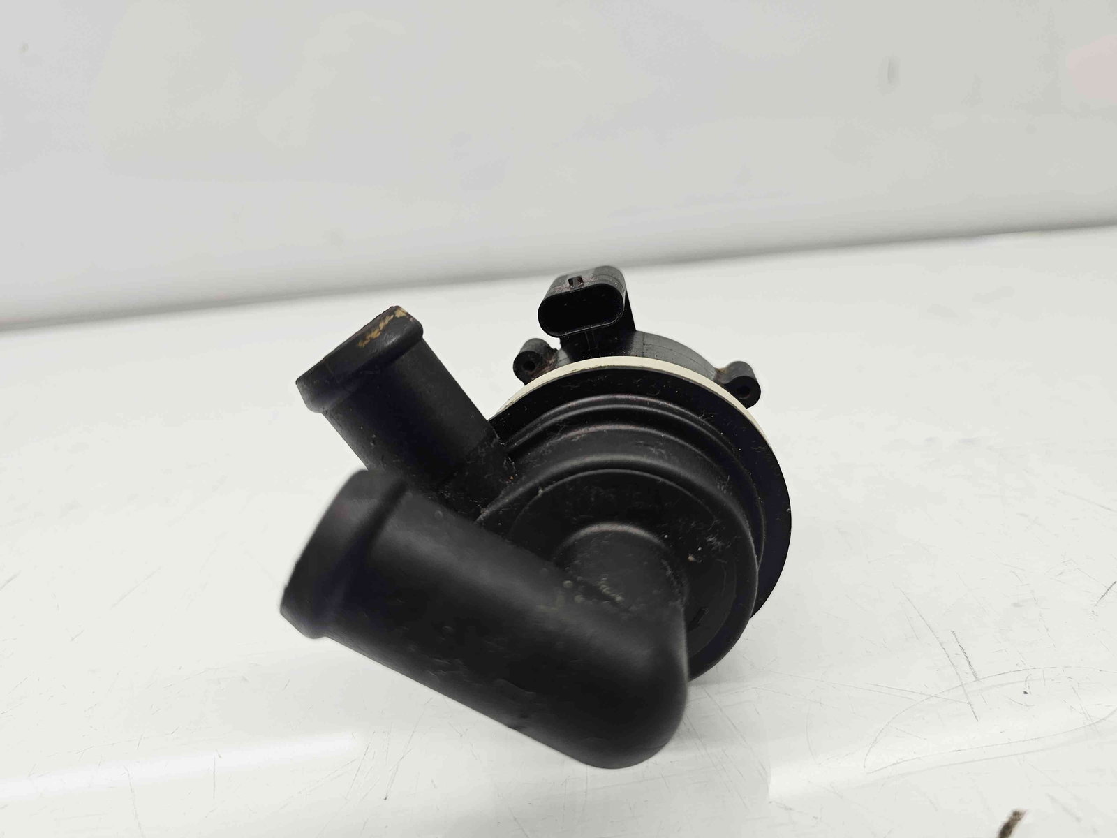 Pompa recirculare apa Volkswagen Passat B7 (362) [Fabr 2010-2014] 5N0965561A 2.0 TDI CFFB 103KW / 140CP - imagine 3