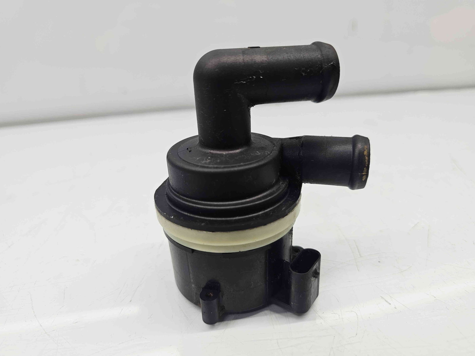 Pompa recirculare apa Volkswagen Passat B7 (362) [Fabr 2010-2014] 5N0965561A 2.0 TDI CFFB 103KW / 140CP - imagine 5