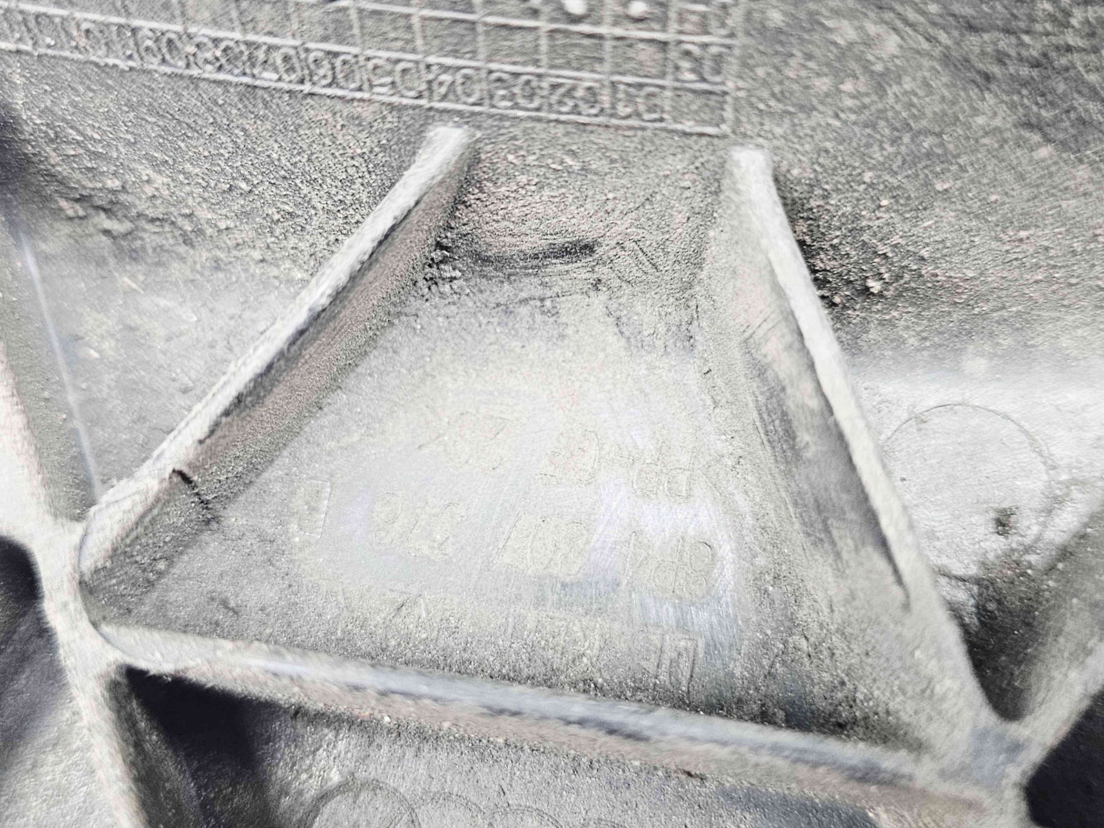 Suport bara dreapta spate Audi A3 Sportback (8PA) [Fabr 2004-2013] Facelift 8P4807378B - imagine 2