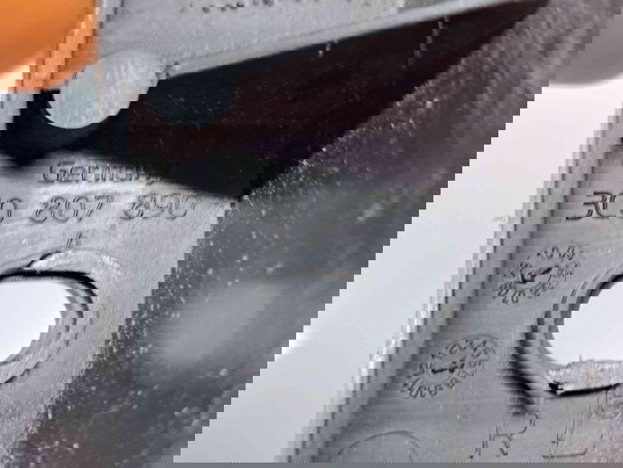 Suport far dreapta Volkswagen Passat B6 (3C2) [Fabr 2005-2010] 3C0807890