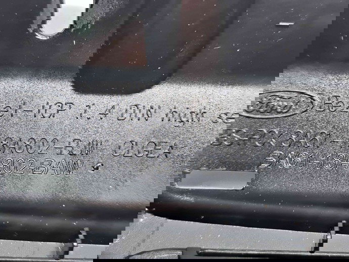  Grila aerisire centrala Ford Fiesta 6 facelift [Fabr 2008-2019] 8A61-18A802-BJW