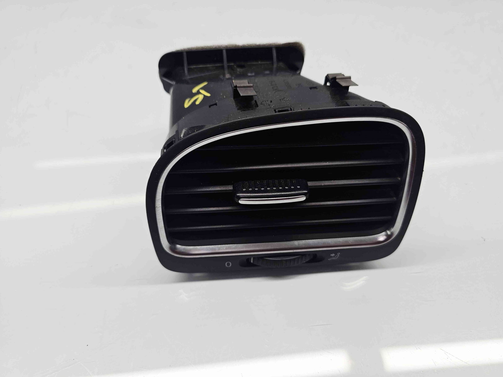 Grila aerisire stanga Volkswagen Golf 6 (5K1) [Fabr 2009-2013] 5K0819709 - imagine 1