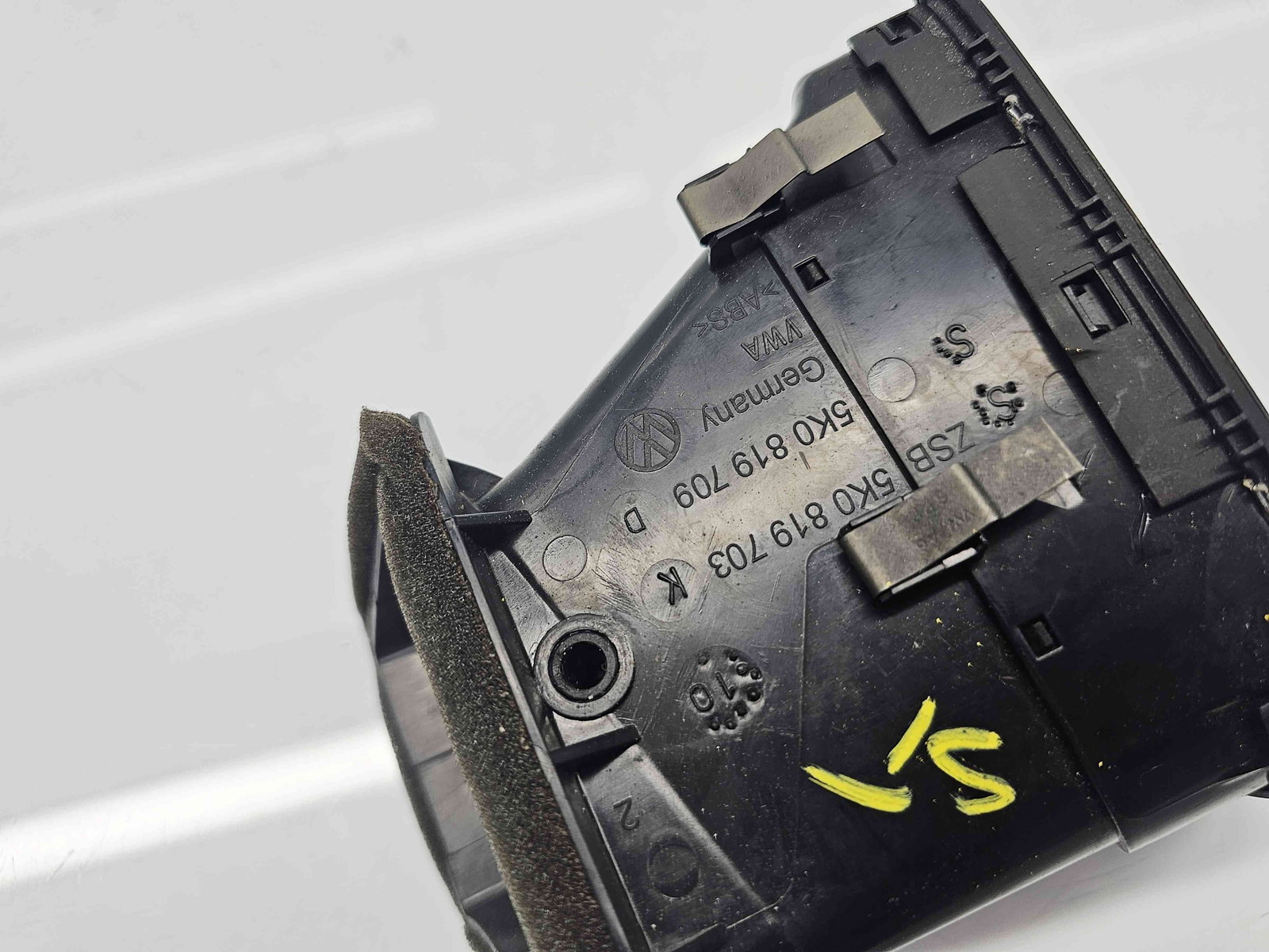 Grila aerisire stanga Volkswagen Golf 6 (5K1) [Fabr 2009-2013] 5K0819709 - imagine 3