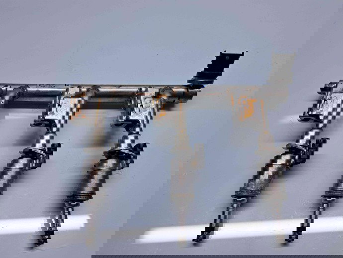 Rampa injectoare Ford Fiesta 8 [Fabr 2017-2025] DM5G-9H487-AC 1.0 Benz M1DA 92KW / 125CP