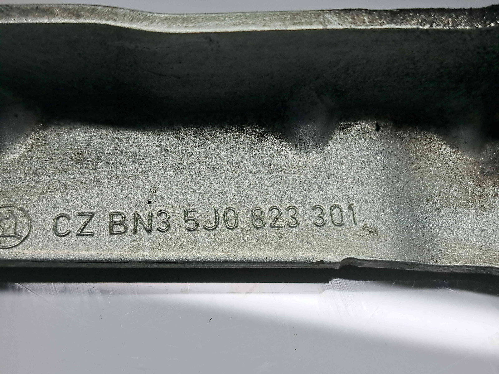 Set balamale capota Skoda Fabia 2 Combi (5J, 545) [Fabr 2007-2014] 5J0823302 / 5J0823301 - imagine 4