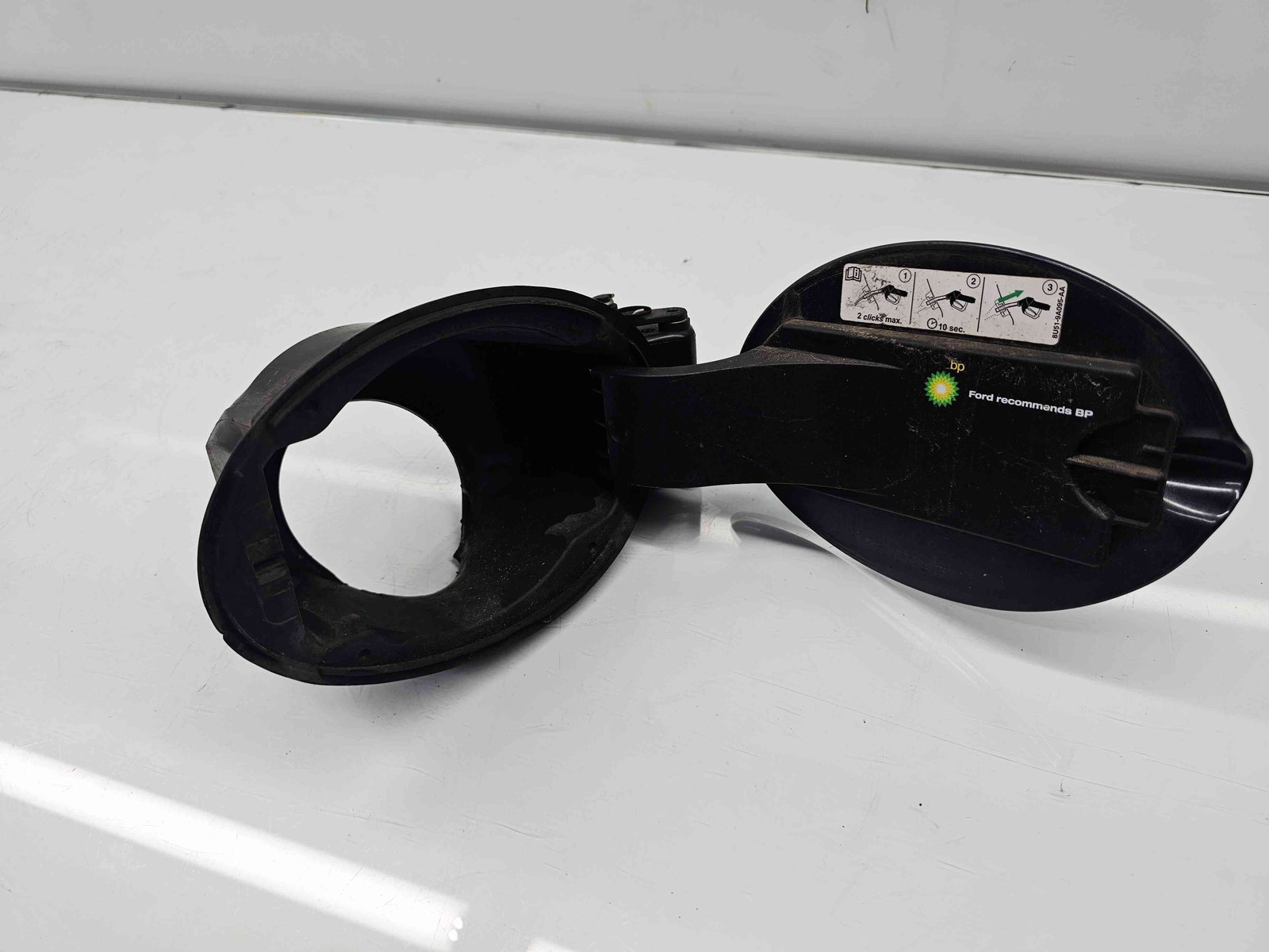 Capac rezervor Ford Kuga I [Fabr 2008-2012] Sea Grey Metallic - imagine 4