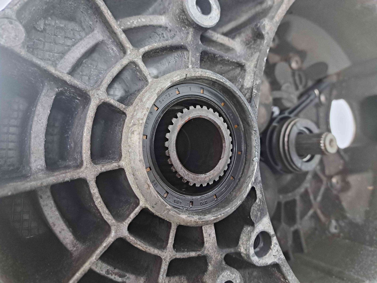 Cutie viteze manuala 6 trepte Audi TT (8J3) [Fabr 2006-2013] 2.0 TDI CFGBKXY 125KW / 170CP - imagine 4